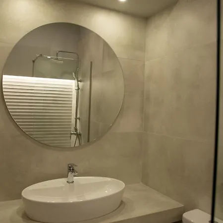 Cleopatra Hotel Chorefton