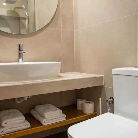 Cleopatra Hotel Chorefton